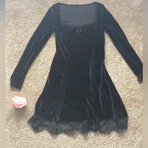 Hardly worn black velvet dress size small